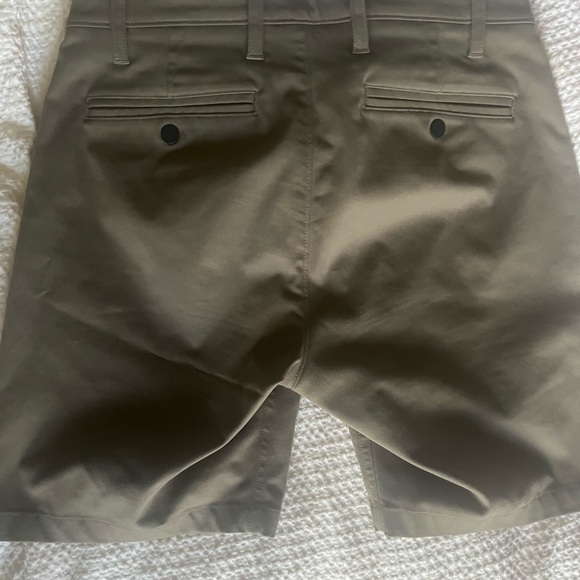 PROOF
Nomad Short - Picture 4 of 5